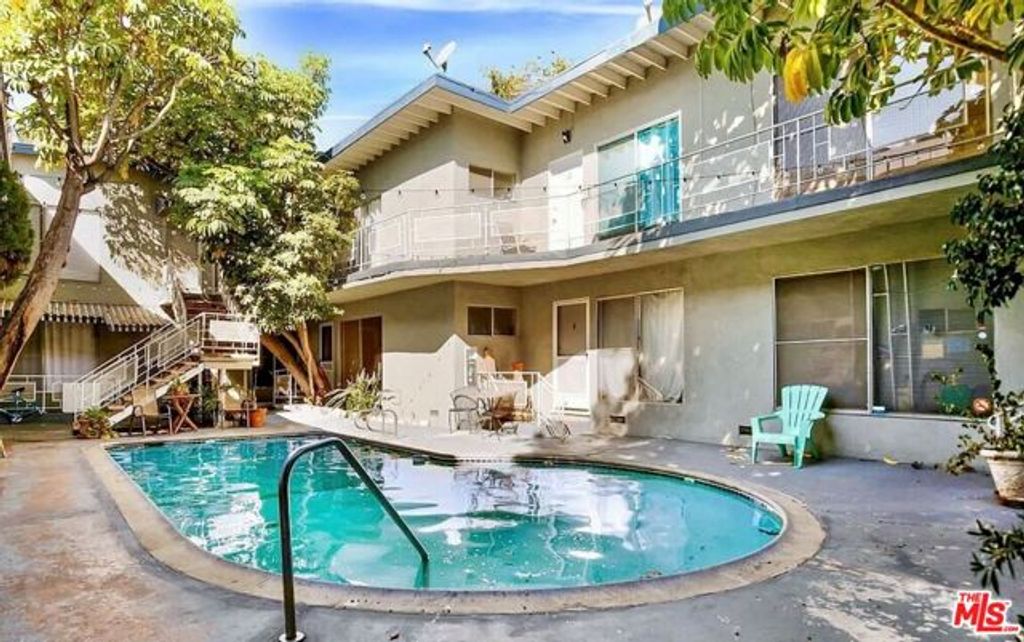 941 N San Vicente Boulevard 4, West Hollywood, CA 90069
