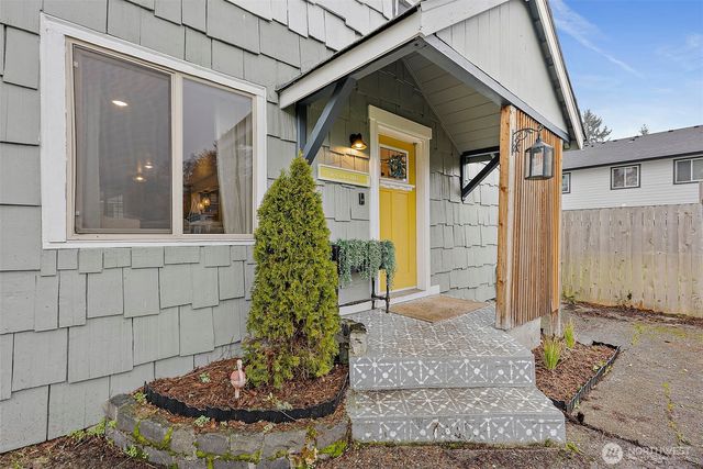 521 114th Street S, Tacoma, WA 98444