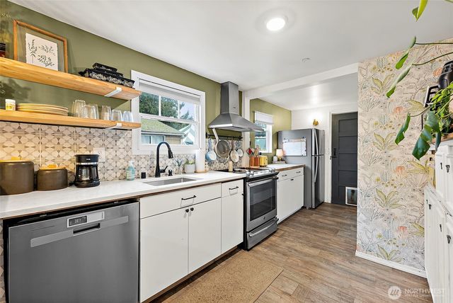 521 114th Street S, Tacoma, WA 98444