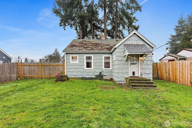 521 114th Street S, Tacoma, WA 98444