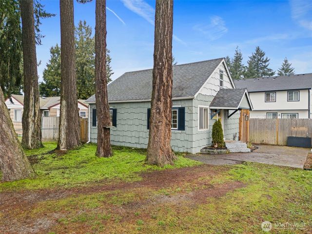521 114th Street S, Tacoma, WA 98444
