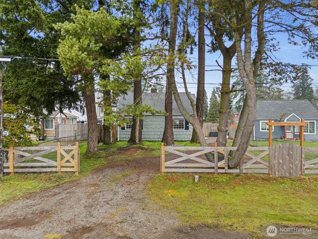 521 114th Street S, Tacoma, WA 98444