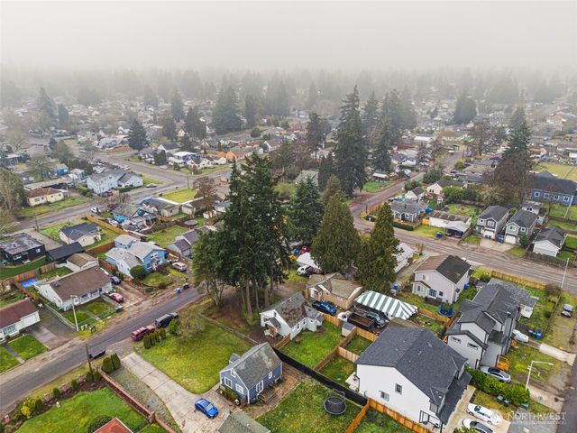 521 114th Street S, Tacoma, WA 98444