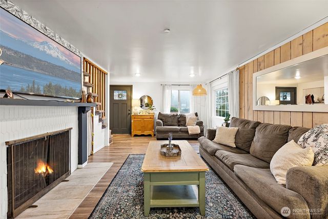 521 114th Street S, Tacoma, WA 98444