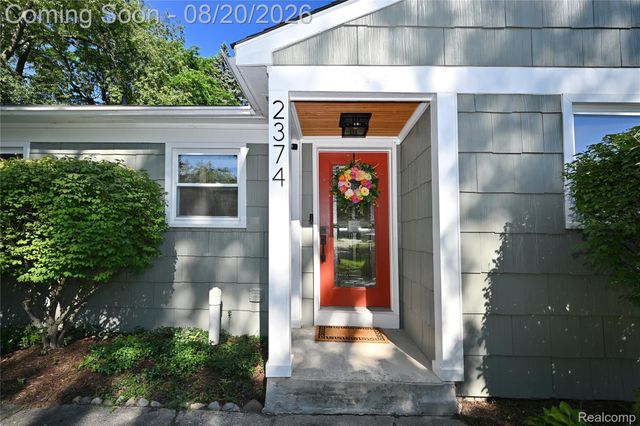 2374 Rutherford Road, Bloomfield Hills, MI 48302