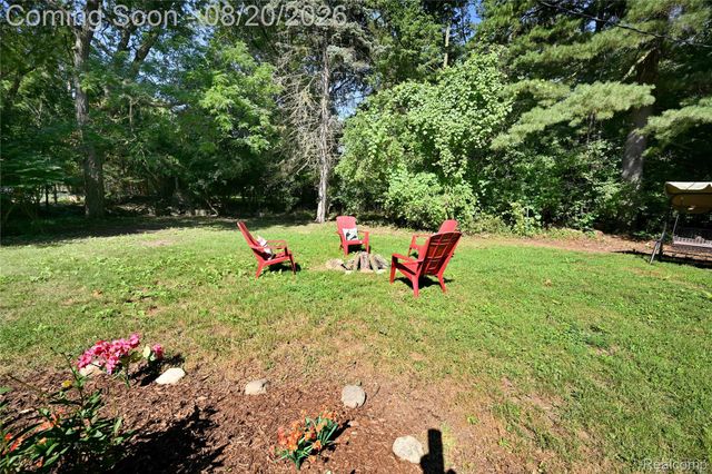 2374 Rutherford Road, Bloomfield Hills, MI 48302