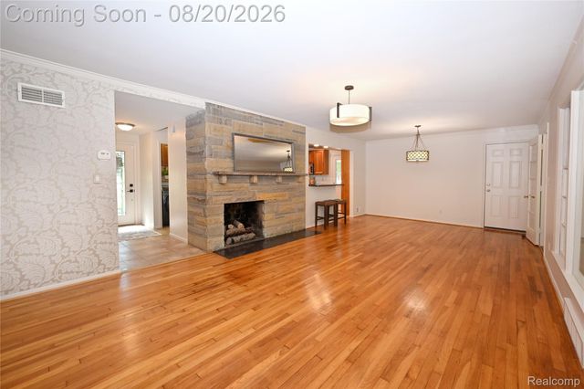 2374 Rutherford Road, Bloomfield Hills, MI 48302