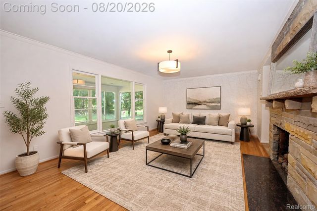 2374 Rutherford Road, Bloomfield Hills, MI 48302