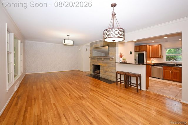 2374 Rutherford Road, Bloomfield Hills, MI 48302