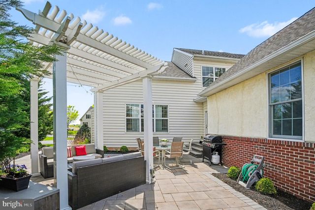 825 CLUBHOUSE DR, Harleysville, PA 19438