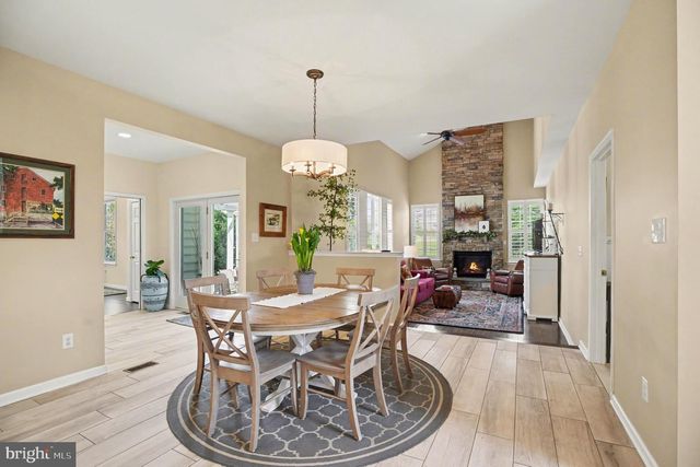 825 CLUBHOUSE DR, Harleysville, PA 19438