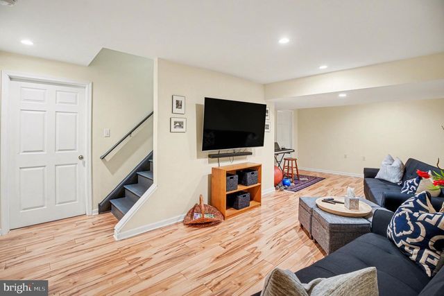 825 CLUBHOUSE DR, Harleysville, PA 19438