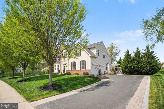 825 CLUBHOUSE DR, Harleysville, PA 19438