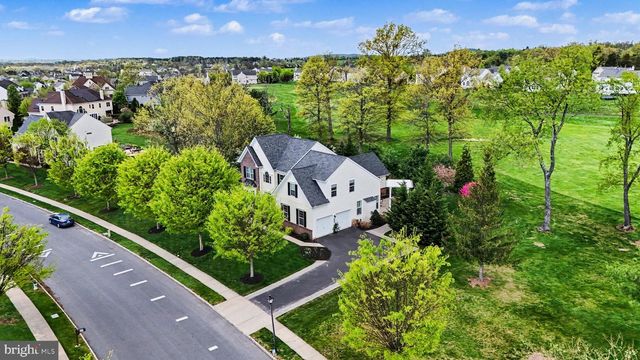 825 CLUBHOUSE DR, Harleysville, PA 19438