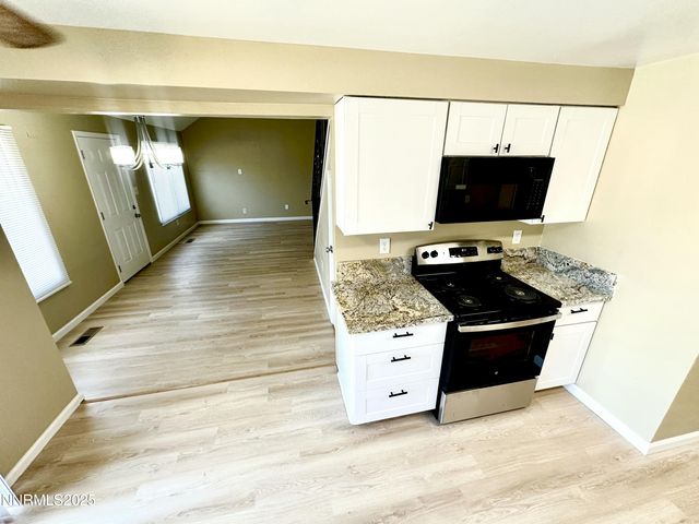 61 Condor Circle, Carson City, NV 89701