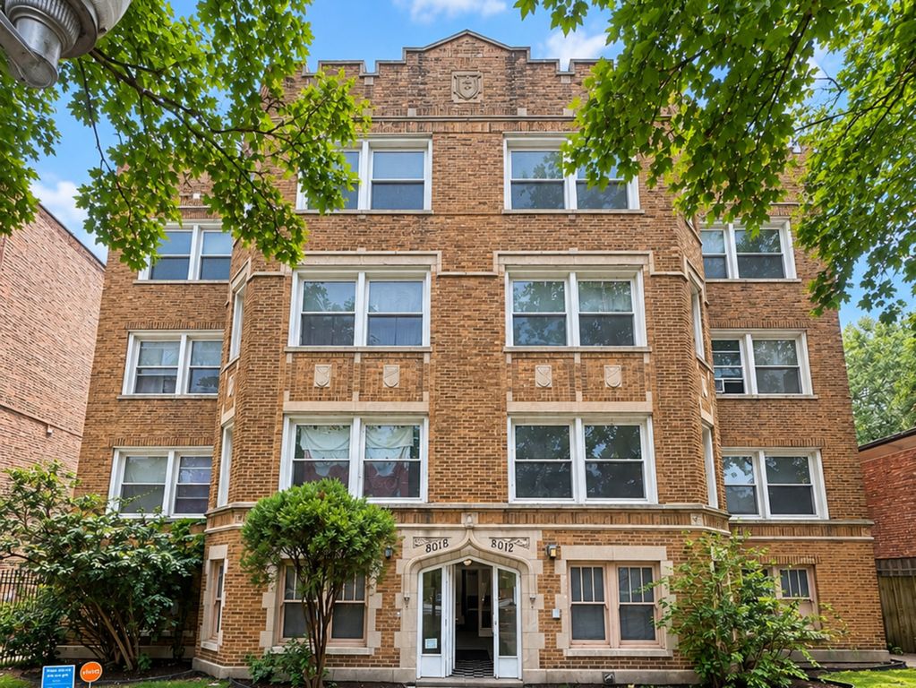8012 S Essex Avenue 3S, Chicago, IL 60617 — exterior