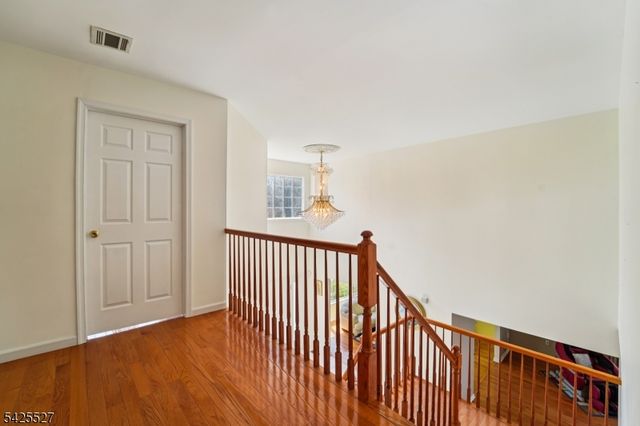 53 Ridge Dr, Montville Twp., NJ 07045