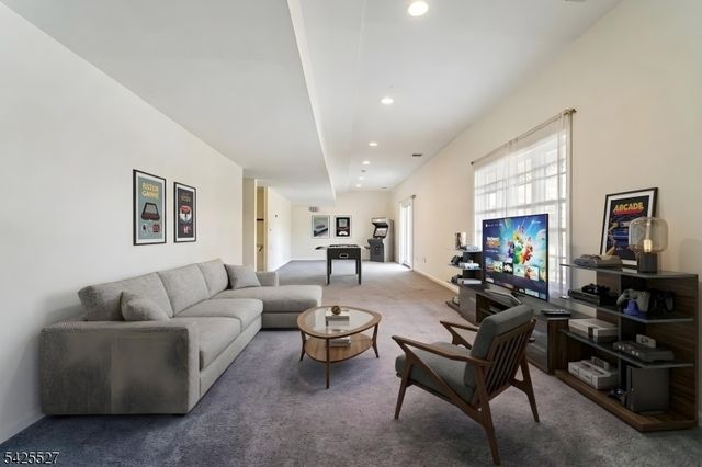 53 Ridge Dr, Montville Twp., NJ 07045