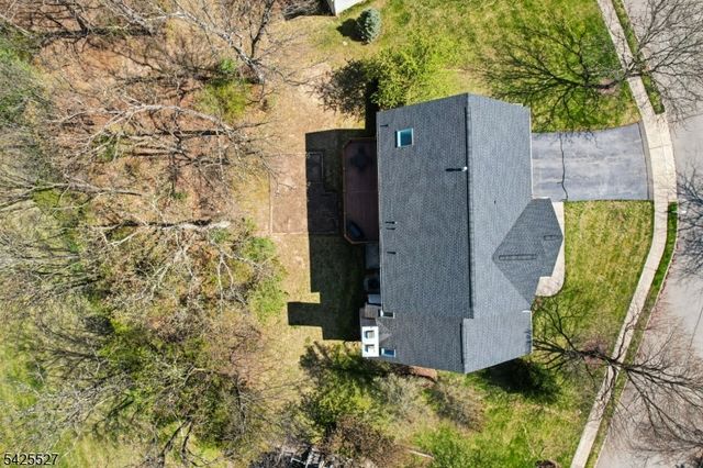 53 Ridge Dr, Montville Twp., NJ 07045