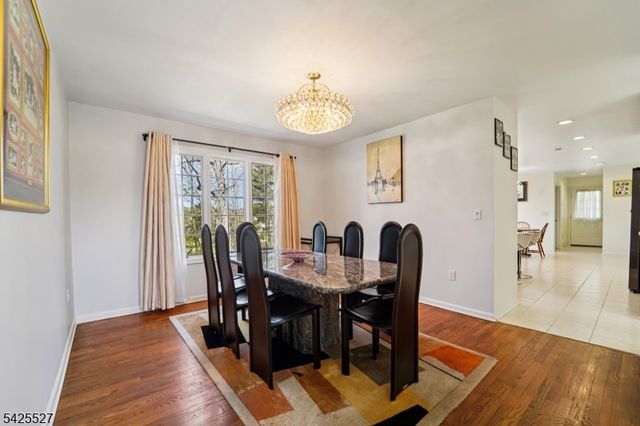 53 Ridge Dr, Montville Twp., NJ 07045