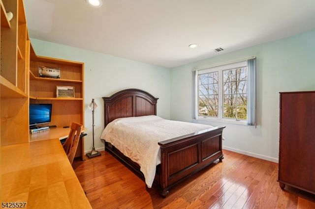 53 Ridge Dr, Montville Twp., NJ 07045