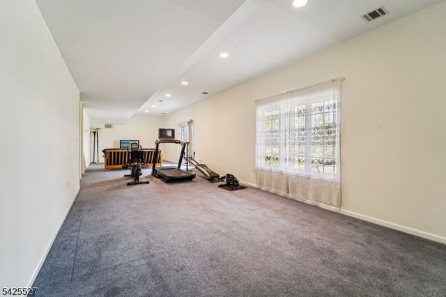 53 Ridge Dr, Montville Twp., NJ 07045