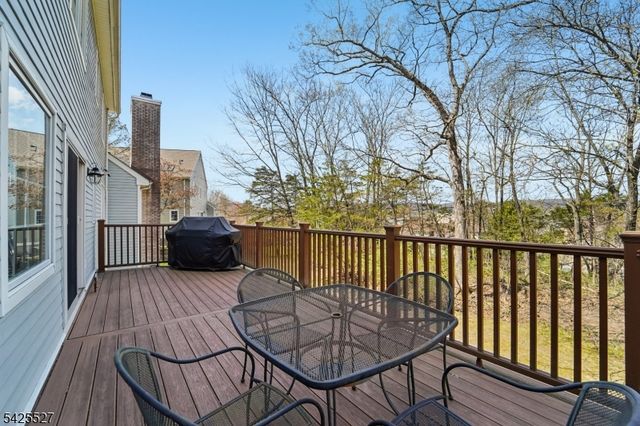 53 Ridge Dr, Montville Twp., NJ 07045