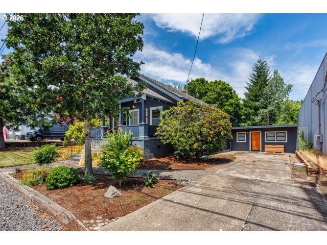 2105 Se OCHOCO St, Portland, OR 97222
