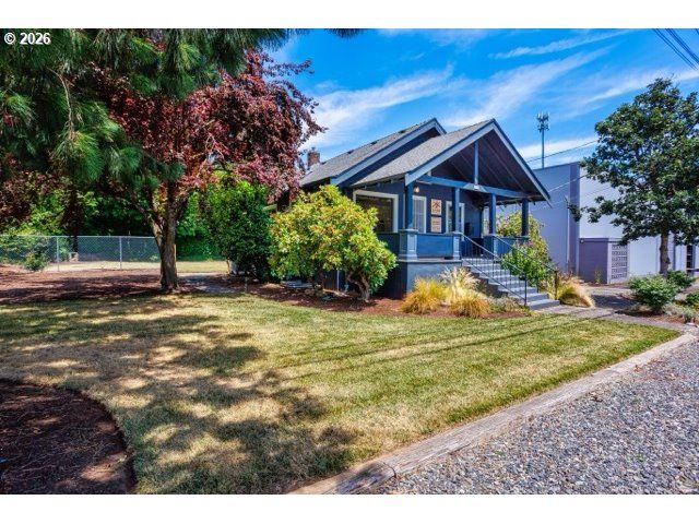 2105 Se OCHOCO St, Portland, OR 97222