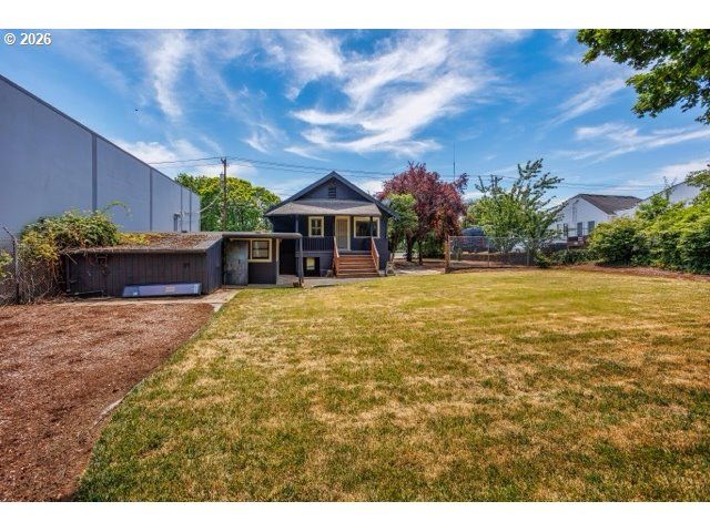2105 Se OCHOCO St, Portland, OR 97222