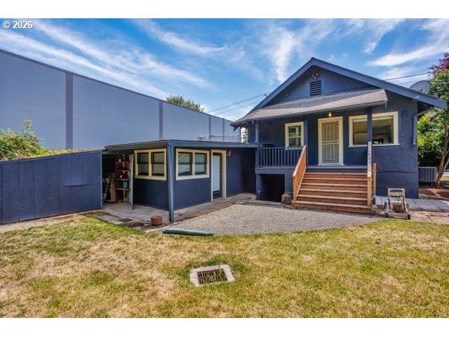 2105 Se OCHOCO St, Portland, OR 97222
