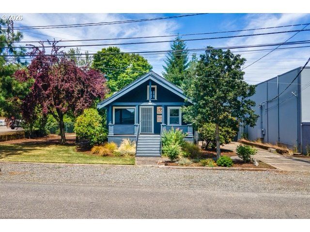 2105 Se OCHOCO St, Portland, OR 97222