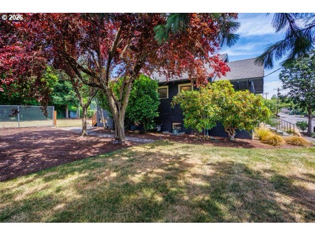 2105 Se OCHOCO St, Portland, OR 97222