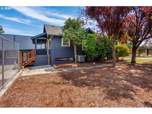 2105 Se OCHOCO St, Portland, OR 97222