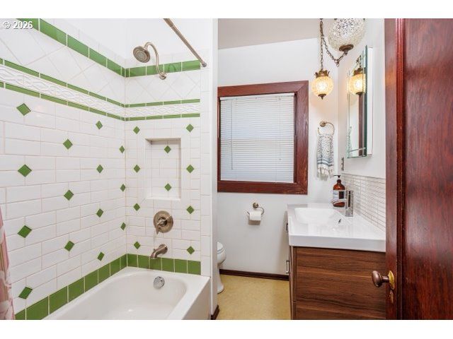 2105 Se OCHOCO St, Portland, OR 97222