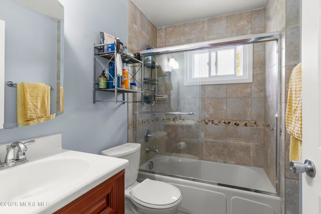 14 Cobblestone Court, Howell, NJ 07731
