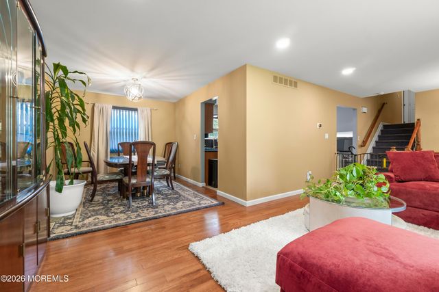 14 Cobblestone Court, Howell, NJ 07731