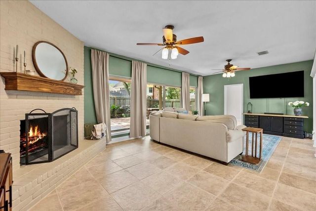 1626 Lake Bluff Drive, El Lago, TX 77586
