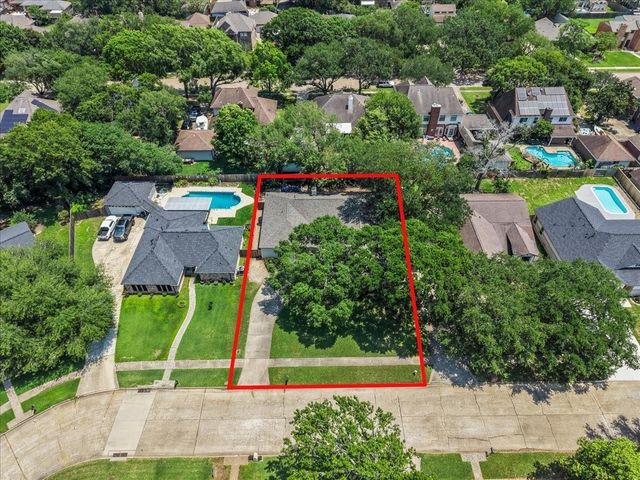 1626 Lake Bluff Drive, El Lago, TX 77586