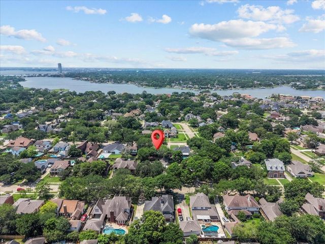 1626 Lake Bluff Drive, El Lago, TX 77586