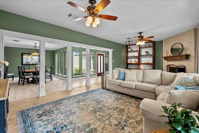 1626 Lake Bluff Drive, El Lago, TX 77586
