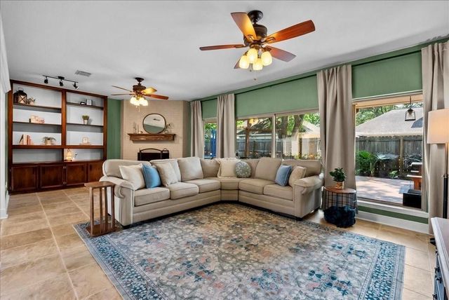 1626 Lake Bluff Drive, El Lago, TX 77586