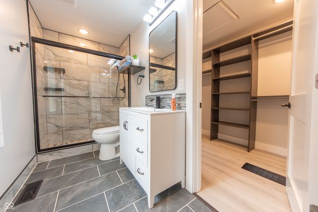 3344 Westenedge Drive, Columbus, IN 47203