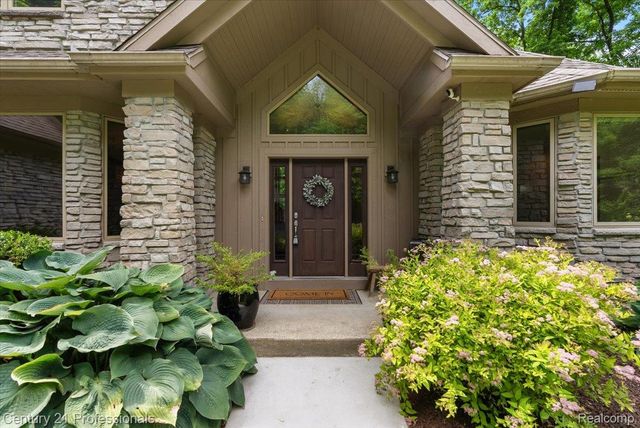 9867 Rainbow Ridge Drive, Prairie Ronde Township, MI 49087