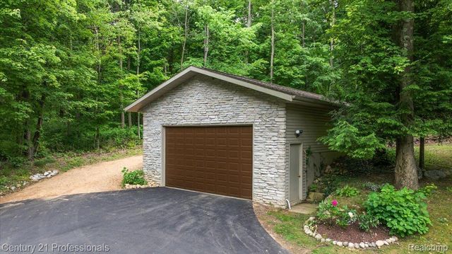 9867 Rainbow Ridge Drive, Prairie Ronde Township, MI 49087