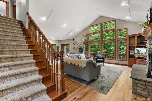 9867 Rainbow Ridge Drive, Prairie Ronde Township, MI 49087