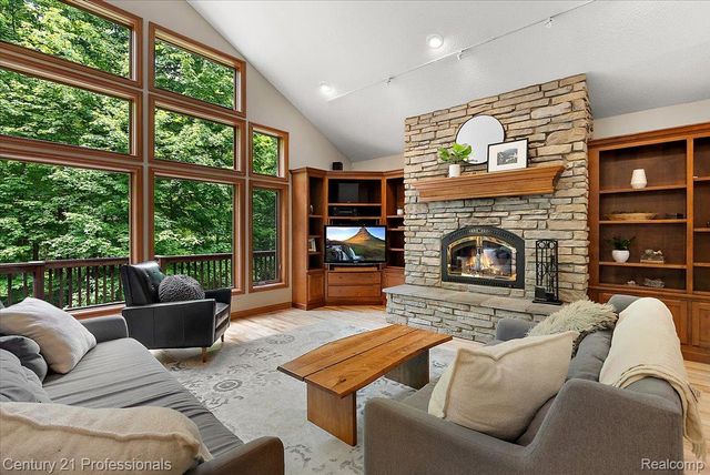9867 Rainbow Ridge Drive, Prairie Ronde Township, MI 49087