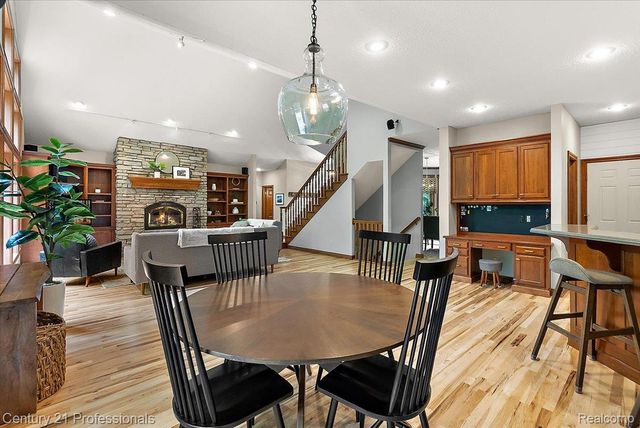 9867 Rainbow Ridge Drive, Prairie Ronde Township, MI 49087