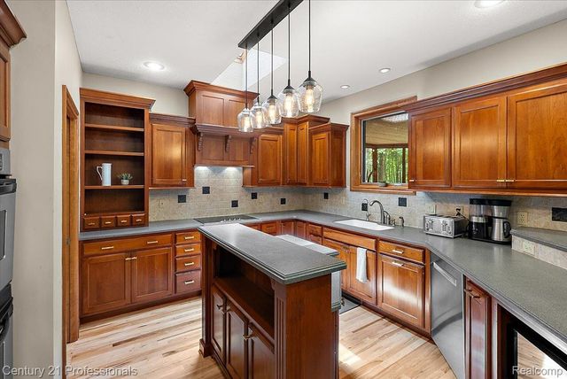 9867 Rainbow Ridge Drive, Prairie Ronde Township, MI 49087