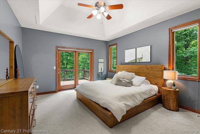 9867 Rainbow Ridge Drive, Prairie Ronde Township, MI 49087